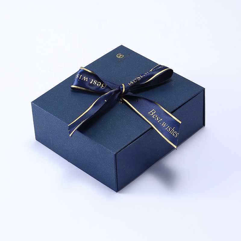 Perso<i></i>nalized double door open cosmetic perfume packaging gift box with custom logo print