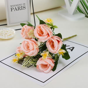 ดอกกุหลาบประดิษฐ์ลิชาว 6 หัว สีแดง สำหรับตกแต่งงานแต่งงานและบ้าน - Product Image 4