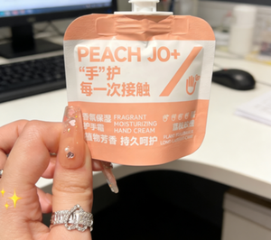 Crème pour les mains PEACH JO+ PJ quatre couleurs avec parfum de rose de litchi - Hydratante et nourrissante, parfumée - Product Image 3