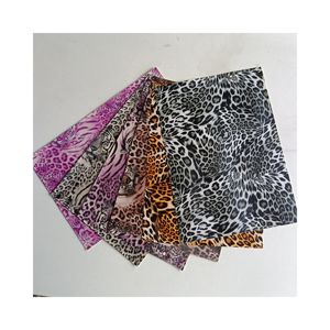 Rollo de Cuero Sintético con Estampado de Leopardo de Alta Calidad <span class=keywords><strong>para</strong></span> Tapicería, <span class=keywords><strong>Tela</strong></span> de Cuero Sintético Ecológica y Resistente a los Arañazos - Product Image 3