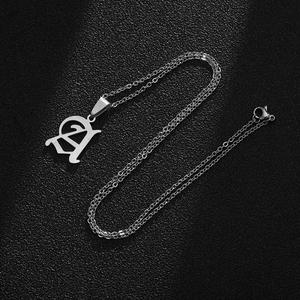 Cadena Cubana de Acero Inoxidable con Baño de Oro, Iniciales Personalizadas, <span class=keywords><strong>Fuente</strong></span> Antigua Inglesa, 26 Letras Mayúsculas - Product Image 3