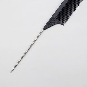 Venta Directa de Fábrica, Peine Antiestático Resistente al Calor, Peine de Cola de Rata con Logotipo Personalizado, Peine de Plástico para Peinar, Peine para Salón de Belleza y Barbería - Product Image 3