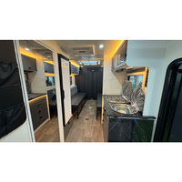 Caravane tout-terrain australienne standard 19 pieds avec lit pliable, balcon arrière, terrasse et grand espace de chargement