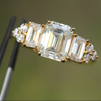 Bijoux de luxe 14K 18k or jaune 6x8mm 2 carats Moissanite 3 pierres taille émeraude bague de fiançailles bijoux