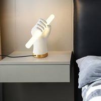Lampe de table LED moderne de style nordique contemporain, décoration de luxe pour la maison avec base E26, lampe de bureau en résine faite à la main