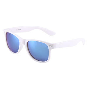 Gafas de sol JHM1028 para hombre, montura blanca de PC, protección UV400, lentes clase 2 para protección solar y conjuntos de viaje a la moda. - Product Image 3