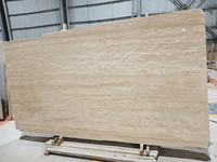 Dalles de marbre travertin beige naturel Design moderne poli pour usage hôtelier-Carreaux de mur de comptoir de table remplis de trous