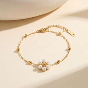 Pulsera de Perlas y Flores de Acero Inoxidable Chapada en Oro de 18K, Resistente al Agua y al Deslustre, para Mujer, Venta al Por Mayor - Product Image 5