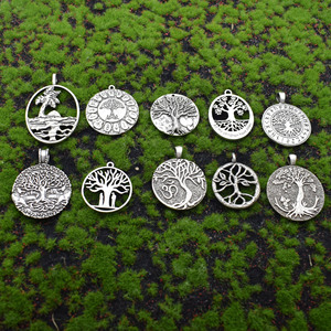 Pendentif Arbre de Vie Viking en Argent Antique avec Runes, Amulette Gravée Mythologie <span class=keywords><strong>Nordique</strong></span>, Bijou Charme, Cadeau pour Adultes - Product Image 1
