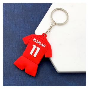 Barcelona AC Milan Paris Tottenham Llavero de goma <span class=keywords><strong>Camiseta</strong></span> de fútbol Colgante Mosquetón en plástico Accesorio automático para amantes de los automóviles - Product Image 6