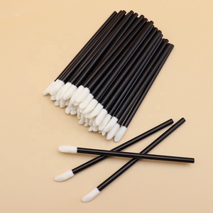 Lot de 50 applicateurs jetables pour gloss à lèvres, 7 couleurs en stock – Outil de beauté à prix de gros - Product Image 4
