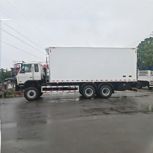 รถบรรทุกตู้เย็นติดเครื่องทำความเย็น Dongfeng 6x6 Awd สำหรับขนส่งเนื้อสัตว์และอาหารทะเลแบบแช่แข็ง ขนาด 15-20 ตัน - Product Image 3