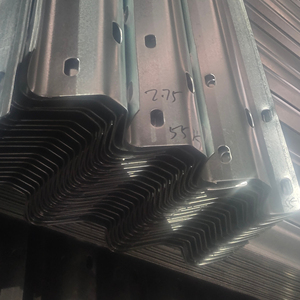 حاجز أمان من الفولاذ Jinglu ثلاثي الشعاع حاجز حركة المرور 3-4 سمك مموج للجسر والمناطق الخطرة الأخرى - Product Image 4