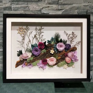 Cornice <span class=keywords><strong>Portafoto</strong></span> da Parete <span class=keywords><strong>in</strong></span> <span class=keywords><strong>Legno</strong></span> Massello di Alta Qualità, Fatta a Mano, Impermeabile, con Rosa Eterna Preservata - Product Image 1