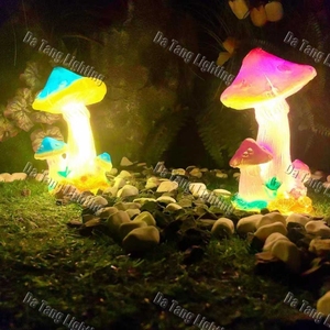 Lampes en fibre de verre en forme de champignons pour parcs à thème, centres commerciaux, stations balnéaires et aménagements paysagers de jardins fantastiques - Product Image 6