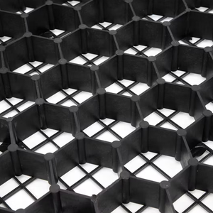 Griglia in Plastica a Nido d'Ape per Pavimentazione in Erba Sintetica, Dimensioni 500*500 con Geotessile per Giardino, Tetto, Via Antincendio - Product Image 3