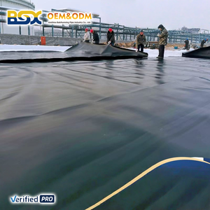 แผ่นปูบ่อปลา แผ่นกันซึม HDPE หนา 2 มม. 250gsm แผ่นกันซึมเรียบ 1 มม. สำหรับฟาร์ม ที่ฝังขยะ ริมแม่น้ำ การเพาะเลี้ยงสัตว์น้ำ และเก็บน้ำ - Product Image 3