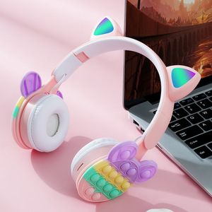 Auriculares de silicona B30 para aliviar el estrés, juguete antiestrés, auriculares inalámbricos con LED para orejas de gato - Product Image 4