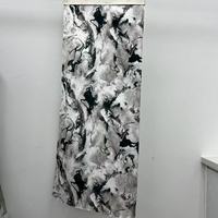 Tissu imprimé populaire 100 % polyester imitation acétate crêpe satiné, motif taches d'encre, pour la confection de chemises, chemisiers, vêtements de nuit et autres vêtements pour filles