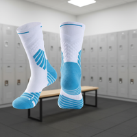 Chaussettes de basket-ball pour hommes personnalisées, à manches longues, pratiques pour l'entraînement, respirantes, antibactériennes, avec logo rayé, design tricoté