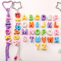 Perles en plastique acrylique colorées Elera MJ20260934 à grand trou de 6 mm, lettres de l'alphabet, pour la fabrication de bijoux DIY et de porte-clés