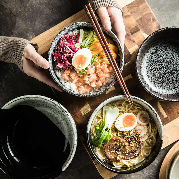 Customized 6.5-7.5 Inch round Ceramic Noodle Bowl with Chopsticks Household Soup & Rice Bowl for Home Restaurant Party Occasions
