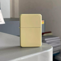 Briquet à kérosène en laiton personnalisé avec logo OEM, dessus plat, coupe-vent, briquet à huile pour cigarettes, couleur Pantone personnalisée, boîte cadeau disponible en stock