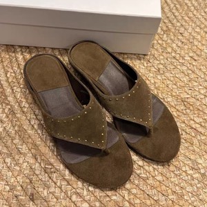 Sandalias de Verano 2026 para Mujer, con Tachuelas, Punta Redonda, Tacón Bajo, Diseño Abierto, Casuales para Exteriores - Product Image 3