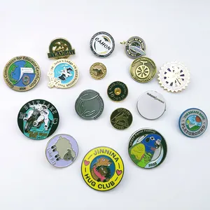 ขายส่งที่กําหนดเองทองเงินชุบคุณภาพสูงสมาชิกนุ่มเคลือบปก Pin Badges พร้อมคลัทช์ผีเสื้อ