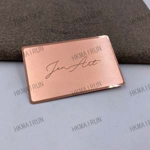 Tarjeta Coleccionable de Metal con Acabado Arenado de Alta Calidad - Product Image 4