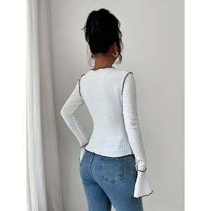 Pull à manches cloche avec bordure à volants Blanc XS Pulls pour femmes - Product Image 5