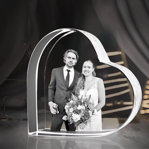 Wholesale K9 Crystal Glass Photo Souvenir Customized Laser Heart Shape Crystal Photo Frame for Home Decoration Wedding Gifts