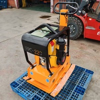 Compacteur à plaques vibrantes multifonctionnel à double sens pour l'installation de pavés emboîtables