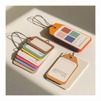 Étiquettes nominatives de haute qualité pour casiers de vêtements, en carton doré double face, sérigraphiées et gaufrées, avec logo personnalisé pour une utilisation en classe