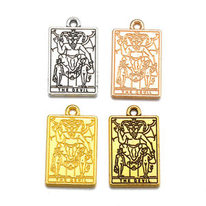 Op maat gemaakte logo-patroon hoge kwaliteit zilver goud metaal tarotkaarten vrienden klasgenoten geschenken souvenirs hanger ketting accessoire - Product Image 2