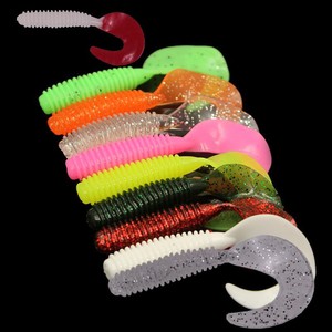 Vente en gros d'appâts souples 5cm 6cm 7cm asticots à queue bouclée avec vers mous de poisson multicolores ciblés pour les poissons d'eau salée - Product Image 4