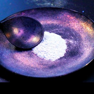 Poudre de mica à effet caméléon en gros pour cosmétiques, encre inorganique, peinture à ongles au titane, maquillage, pigment inorganique - Product Image 1