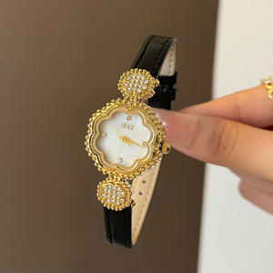 Montre à quartz vintage IEKE Little Camellia, montre rétro de <span class=keywords><strong>cour</strong></span>, montre pour femmes sertie de diamants, <span class=keywords><strong>petit</strong></span> cadran en nacre, fabricant - Product Image 3
