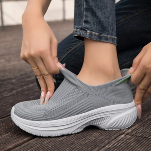 Chaussures de sport décontractées pour femmes grandes tailles, respirantes, en tissu extensible, avec semelle coussinée légère, faciles à enfiler, pour la marche quotidienne - Product Image 4