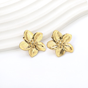 Flower Charm Jewelry <b>Set</b> Stainless Steel Women's Fashion Earrings Necklace <b>Bracelet</b> Gold Tone Minimalist Design - Product Image 4