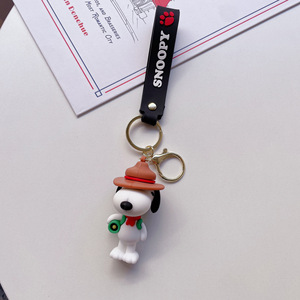 Nouveau caoutchouc dessin animé <span class=keywords><strong>Snoopy</strong></span> porte-clés 3D poupé<span class=keywords><strong>e</strong></span> mignon sac pendentif clé de voiture accessoires enfants jouets - Product Image 5