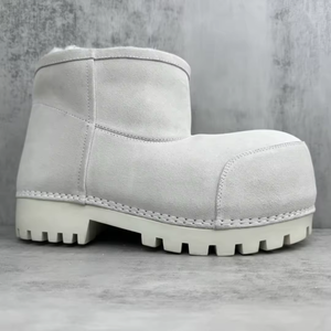 Botas de Nieve para Mujer OEM ODM, Suela de Goma Gruesa, Forro de Piel de Oveja, Cuero Genuino, Térmicas, Transpirables, Antideslizantes, Punta Reforzada, Altura Media - Product Image 4