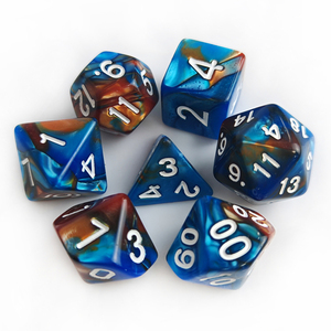 Juego de dados DND poliédricos personalizados de fábrica al por mayor para mazmorras y dragones juego de mesa RPG 7 piezas Juego de dados acrílicos de dos colores - Product Image 2
