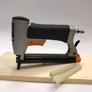 JY8110 Pneumatic Stapler Gun Furniture and Sofa Stapler Pneumatic <b>Framing</b> Nailer U-Type - Product Image 2