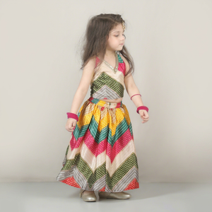 Ensemble Lehenga Choli traditionnel indien pour filles avec un design géométrique en patchwork en tissu denim multicolore, toutes saisons, pour les occasions de fête - Product Image 1
