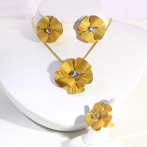 JUSNOVA 18k vergulde vlinder sieradenset voor dames, statement ketting, oorbellen, ring, kwast, feestaccessoires, groothandel - Product Image 5