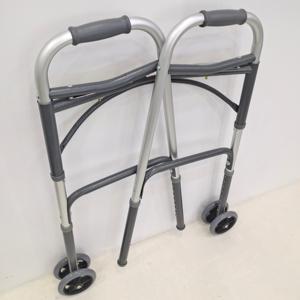 Déambulateur pliable standard à 2 boutons avec roues pour seniors et adultes - Jambes réglables - Matériel en acier - Aide à la marche de base - Product Image 4