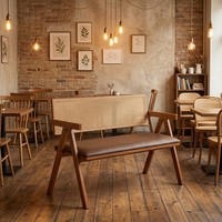 Chaise de salle à manger moderne et confortable en rotin tressé, avec cadre métallique et assise rembourrée en PP, pour intérieur, appartement, maison, bar - Fournisseur OEM personnalisé