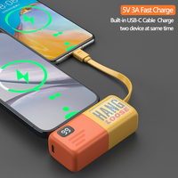 Chargeur portable USB C Power Bank 5000mAh Petit chargeur de téléphone portable Android Compact Plug in Battery Pack