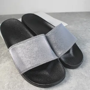 Hellosport pantofole in gomma fantasia da uomo personalizzabili sandali con scivolo da piscina di alta qualità produttore nero sandali con scivolo di lusso